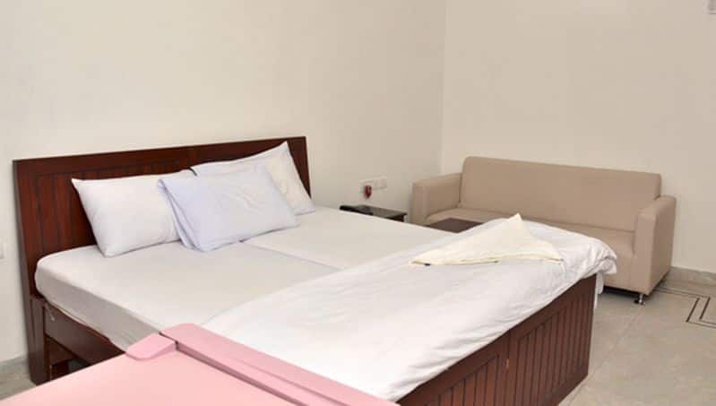 TG Stays Sarita Vihar, New Delhi 4